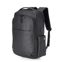 Mochila em couro sintético 20 litros resistente à água com quatro compartimentos, sendo o principal com bolso para notebook até 14 polegadas e um exclusivo com proteção contra furto. Com divisórias internas para acessórios, a mochila possui bolsos laterais, suporte externo USB, duas alças de mãos, alça para encaixe em malas de viagem e área costada com revestimento espumado.  Altura: 45 cm Largura: 34 cm Medidas aproximadas para gravação: (CxL): 23 cm x 25 cm Material: Couro sintético