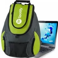 Somos fabricantes, produzimos essa mochila com porta notebook em nylon 600 com qualquer combinação de cores! Possui 03 bolsos frontais e 2 bolsos laterais para melhor organização de seus pertences, costas e alças anatômicas. Medidas 50x32x20