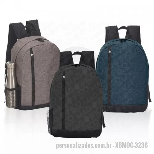 Mochila personalizada - Mochila de poliéster com compartimento principal superior e compartimento frontal com abertura lateral, contém um bolso de nylon na lateral, alça de mão em nylon e alças ajustáveis para as costas. Tamanho total aproximado: Altura: 42 cm x Largura:  31 cm x Profundidade: 15 cm. Peso aproximado (g): 297. GRAVAÇÃO: Silk Screen 1 cor.