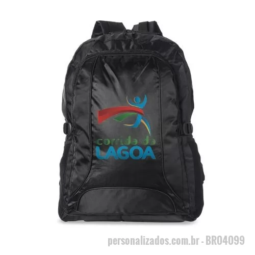 Mochila personalizada - Mochila de nylon 42 litros com dois compartimentos e bolsos laterais em malha. Possui fivelas laterais para regulagem de tamanho e duas alças de mãos, sendo uma delas reforçada com pegador plástico. Altura :  50 cm  Largura :  37 cm  Profundidade :  23 cm  Medidas aproximadas para gravação (CxL):  31 cm x 15 cm  Peso aproximado (g):  523