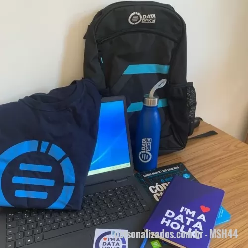Mochila personalizada - Somos fabricantes de mochilas personalizadas e kits boas vindas com a sua marca.