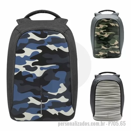 Mochila personalizada - Detalhes:  Mochila XD Design Bobby Print. Compacta, antifurto, zíperes YKK embutidos, bolsos ocultos, camada interna anticorte, tecido à prova d’água e antissuor, compartimentos para tablet e laptop resistentes a impactos. Mochila com distribuição de peso, faixas refletivas, 3 formas de abertura (30, 90 e 180 graus), faixa de fixação para mala e saída externa USB. Tecido Poliéster. Compartimentos: Tablet de até 9,7 polegadas e Notebook de até 14,0 polegadas.
