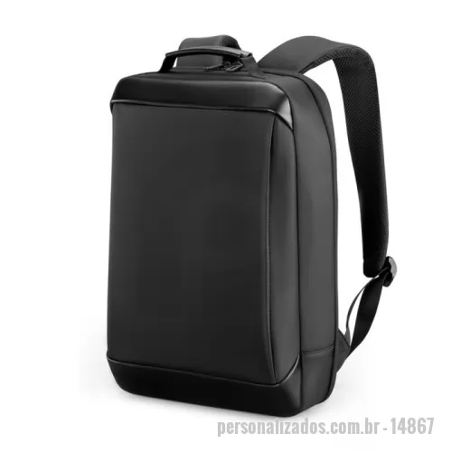 Mochila personalizada - Mochila de 19 litros premium em poliéster impermeável com três compartimentos, sendo um deles para notebook 15,6 e outra com proteção contra futo. Com divisórias internas para documentos, a mochila possui adaptador USB externo, área costada e alças para as costas com revestimento espumado e alça de engate paa malas de viagem.