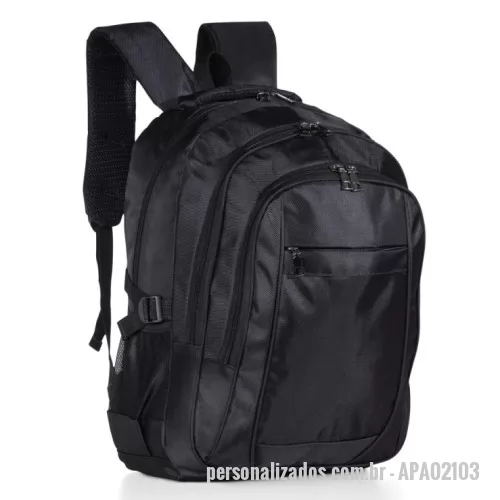 Mochila personalizada - Mochila de nylon 31 litros com quatro compartimentos, sendo o principal com bolso para notebook 156. A mochila possui bolsos laterais em malha, alça de compensação e duas alças de mãos.  Altura :  47,5 cm  Largura :  34 cm  Profundidade :  20 cm  Medidas aproximadas para gravação (CxL):  4,5 cm x 16 cm  Peso aproximado (g):  711