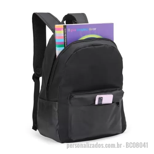 Mochila personalizada - Mochila em Nylon de 33 litros com detalhes em couro sintético é a escolha certa. Versátil e resistente à água, ela conta com dois compartimentos, sendo o principal destinado para notebooks de até 15,6 polegadas. Além disso, possui um bolso frontal e 