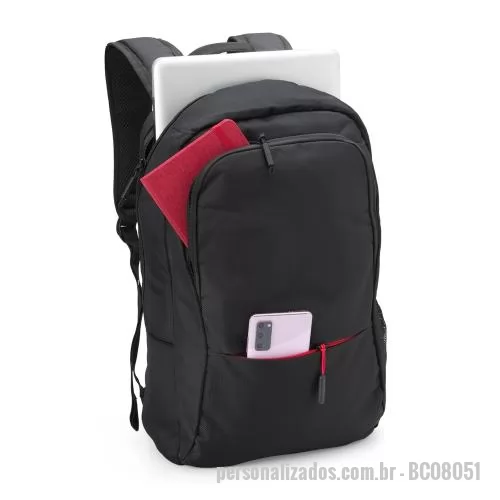 Mochila personalizada - Mochila feita de nylon, com tecido resistente a água e até 25 litros de capacidade em seu interior. Possui 3 compartimentos, sendo o principal com bolso para notebook de até 17 polegadas. Com divisórias internas para acessórios, a mochila possui 1 bo