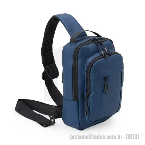 Mochila personalizada - Buscando conforto e versatilidade para carregar tudo o que precisa? Nossa mochila de ombro de 7 litros é a escolha ideal! Feita em couro sintético e resistente à água, ela é perfeita para manter tudo organizado e ao alcance. Com 4 compartimentos, incluindo bolso para tablet e entrada USB , e alça ajustável com detalhe refletivo. Perfeita para quem valoriza organização e um estilo mais casual em seu dia a dia. Cores: AZUL	CINZA	PRETO