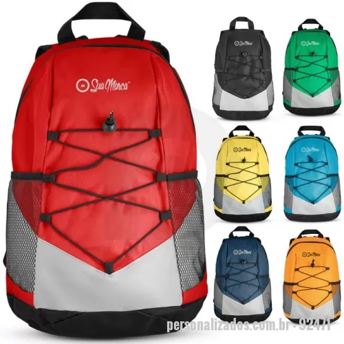 Mochila personalizada - Mochila confeccionada em tecido resistente modelo seiscentos D com compartimentos laterais em tela respirável e bolso interno para organização. Possui parte posterior e alças acolchoadas para maior conforto durante o uso. Capacidade de até quinze litros.