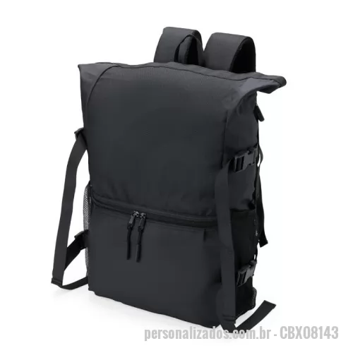 Mochila personalizada - Mochila Personalizada - CBX08143 - Mochila Dobrável 34L com Bolso Frontal Gigante – Versatilidade, Espaço e Conforto em um Só Produto  Com design moderno e funcional, esta mochila de 34 litros é ideal para quem precisa de espaço sem abrir mão da praticidade. Produzida em couro sintético e nylon resistente à água, ela conta com um bolso frontal gigante com zíper e compartimento interno para documentos ou celular, garantindo organização e segurança. O compartimento principal é espaçoso, com fechamento em velcro, permitindo que a mochila seja dobrada e fixada com fivelas ajustáveis. As laterais contam com bolsos telados e alças com regulagem, além de costas e alças acolchoadas para maior conforto durante o uso diário.  Especificações:  Altura: 54,5 cm  Largura: 29,7 cm  Profundidade: 13,8 cm  Área de gravação: 20 cm x 24 cm  Peso aproximado: 561 g - 175978 - Mochila