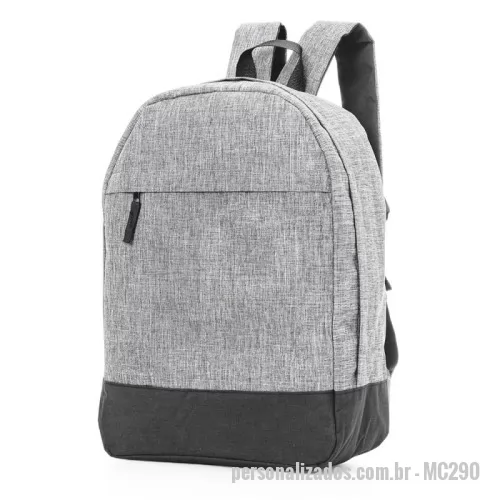 Mochila personalizada - Mochila em tecido poliéster 300D e interior em 210D.  Parte externa: Bolso frontal grande com zíper. Alça de mão e ombro. Zíper protegido.  *Sem compartimento para Notebook.