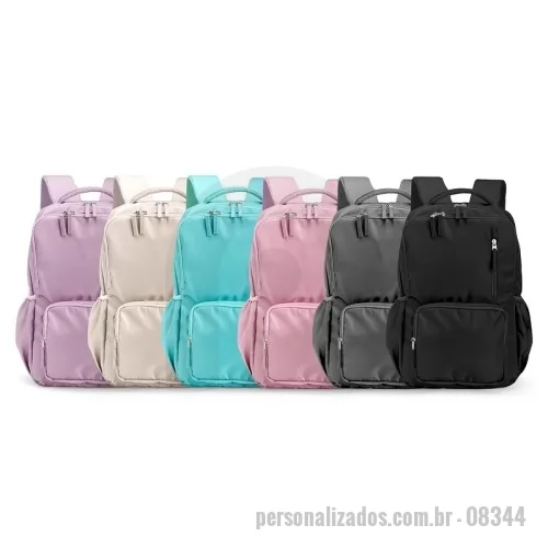 Mochila personalizada - Mochila Personalizada - 08344 - Mochila de design ágil, feita em poliéster impermeável e pronta para encarar qualquer rotina. Com capacidade máxima de 23 litros, o compartimento interno traz uma divisória ideal para guardar notebooks de até 15,6 polegadas. Além disso, conta com três bolsos frontais em diferentes tamanhos e outros dois, posicionados nas laterais, com elástico. As alças e região das costas possuem revestimento em espuma respirável para maior conforto durante o uso.  Altura: 42 cm Largura: 28 cm Profundidade: 13 cm Medidas aproximadas para gravação(CxL): 16 cm x 16 cm Peso aproximado(g): 450 - 179801 - Mochila