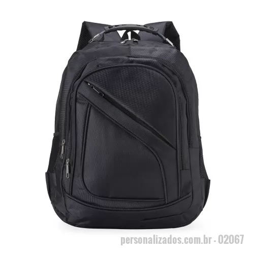 Mochila personalizada - Mochila de nylon 30 litros com quatro compartimentos, sendo o principal com bolso para notebook 15,6. A mochila possui bolsos laterais em malha, duas alças de mãos e área costada com revestimento espumado.  Altura: 44 cm Largura: 34 cm Medidas aproximadas para gravação: (CxL): 5 cm x 7 cm
