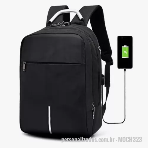 Mochila personalizada - Mochila Personalizada - MOCH323 - Mochila para notebook em tecido poliéster. Parte externa: Fechamento por cadeado com senha; Alça de mão em metal; Alça de ombro acolchoada; 2 bolsos frontais; 2 bolsos laterais; Mini bolso na alça de ombro; Conector USB na lateral; Saída para fones de ouvido na lateral. Parte interna: Compartimento para notebook de 30x27cm, Tamanho total do Notebook - 15,6