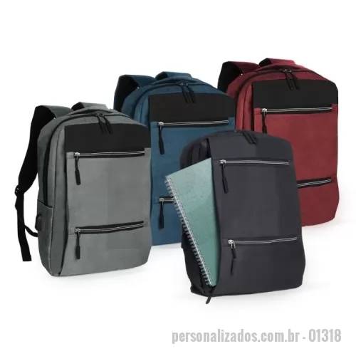 Mochila personalizada - Mochila de nylon 20 litros com quatro compartimentos, sendo o principal com bolso para notebook 15,6. Com divisórias internas para acessórios, a mochila possui bolso lateral, suporte externo usb e alça para encaixe em malas de viagem.