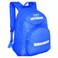  Mochila básica com um compartimento, bolso central, alça de mão e alça dupla de ombro regulável. Alça de ombro e costas acolchoadas. Disponível em várias cores. Gravação da logomarca em até 3 cores já inclusa.  Tamanho: 33 cm X 14 cm X 48 cm Revestimento externo: Poliéster 600. Acabamento interno: Viés TNT 80. Acabamento externo: Vivo. Alça de Mão e Dupla de Ombro.