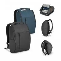 Mochila para notebook com 600D de alta densidade. Possui compartimento com 2 divisórias almofadadas para notebook até 15.6