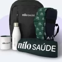 Somos fabricantes de mochilas personalizadas e kits boas vindas com a sua marca.