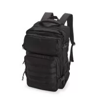 Mochila em Oxford 600D impermeável, fechamento em zíper com fechamento em zíper e puxadores em cordão de nylon, e capacidade de 24 litros. Possui divisória interna para notebooks de até 15,6 polegadas. Conta com dois compartimentos frontais de tamanhos diferentes, sendo um com tiras em velcro para fixação de patches e costura compatível com o encaixe de bolsos modulares, além de dois bolsos laterais em tela de nylon com elástico e cintas compressoras laterais. Dispõe ainda de alça superior e duas alças acolchoadas para as costas. Acompanha plaquinha metálica personalizável. Gravação da logomarca em 1 cor já inclusa.