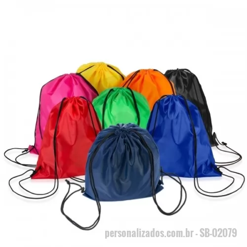 Mochila saco personalizada - Mochila saco em poliéster.  Medidas aproximadas para gravação (CxL):  39,3 cm x 34 cm  Tamanho total aproximado  (CxL):  41 cm x 34 cm  Peso aproximado (g):  45