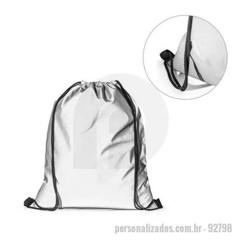 Mochila saco personalizada - Sacola tipo mochila em poliéster refletivo (200 g/m²) com alças. 320 x 400 mm