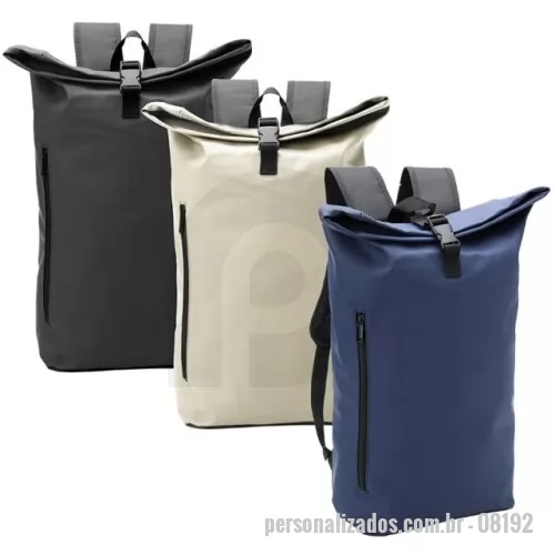 Mochila saco personalizada - Mochila 26 Litros  Descrição: A Mochila de Couro Sintético 26L é a opção perfeita para quem busca uma solução versátil para o dia a dia. Com um design moderno e descontraído, inspirado no formato de saco, ela se adapta facilmente a diversas ocasiões, como viagens, passeios, estudos ou trabalho. Feita em couro sintético resistente à água, proporciona proteção para os itens, mesmo em dias chuvosos. A mochila possui dois compartimentos funcionais: um bolso frontal com zíper para acesso rápido e prático aos itens essenciais, e um compartimento principal espaçoso com fechamento por fivela, garantindo segurança. Seu design flexível a torna uma excelente escolha para quem busca uma mochila para atender diversas necessidades.