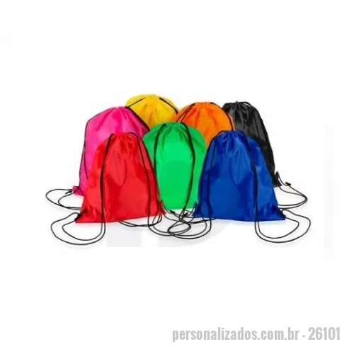 Mochila saco personalizada - Mochila saco inteira colorida, com duas alças para costa, fechamento superior material em nylon.  Medidas aproximadas para gravação: 39,3 cm x 34 cm Tamanho total aproximado: 41 cm x 34 cm Peso aproximado (g):  45
