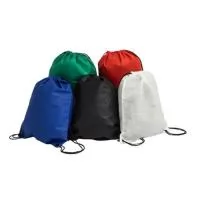 FICHA TÉCNICA – MOCHILA SACO (SACO ESPORTIVO) Descrição do Produto  Mochila saco promocional leve e funcional, ideal para uso em eventos, campanhas esportivas, ações promocionais e brindes corporativos. Produto prático, dobrável e de fácil transporte, com excelente área para personalização. Especificações Técnicas Produto: Mochila saco promocional (saco esportivo) Material: Oxford, nylon, poliéster ou lona leve Estrutura: Maleável e dobrável Fechamento: Cordão de nylon reforçado (ajuste superior) Alças: Cordões laterais para uso como mochila Acabamento: Costura reforçada nas laterais e base Reforço: Ilhós metálicos ou reforço em costura (opcional). Medidas (padrão) Pequena: 30 x 40 cm Média: 35 x 45 cm Grande: 40 x 50 cm (Medidas podem ser personalizadas conforme o projeto do cliente). Personalização Silk screen (serigrafia) Sublimação total (em tecidos apropriados) Transfer digital Bordado (em áreas específicas)..