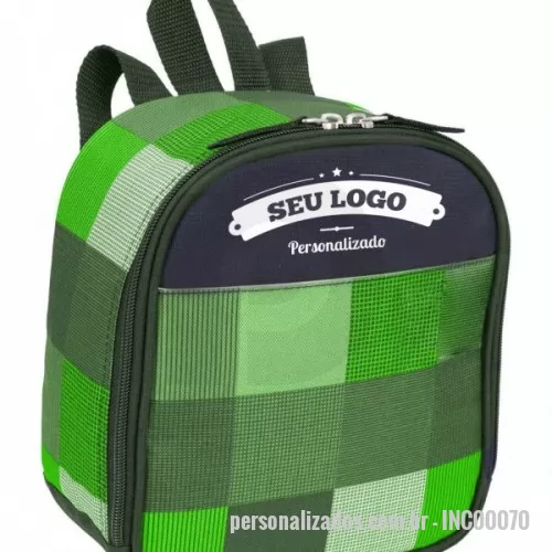 Mochila térmica personalizada - Mini mochila térmica tipo mochila medida INC00070  fabricamos de acordo com sua necessidade   A Ev brindes possui sua própria fábrica de mochilas, bolsa  e sacolas, assim podendo confeccionar e diversos medidas, cores e matérias,  Utilize brindes de qualidade para valorizar a sua marca e alcançar melhores resultados com suas ações promocionais. Nossos itens são perfeitos para campanhas promocionais, eventos, feiras, congressos e para presentear parceiros de negócios. Além de dar destaque na sua marca, nossos produtos são 100% personalizáveis, o que permite que sua identidade visual se torne mais marcante e sua marca seja lembrada com muito mais frequência. Podemos alterar cores de tecidos, aviamentos, tipos de estampa, sempre pensando na combinação do brinde com a sua marca Entre em contato com nossos consultores e confira a melhor opção de brinde para sua ação. Nossa equipe ser preparada para te ajudar a escolher o brinde que mais se encaixa na sua verba, o brinde indicado para a sua 