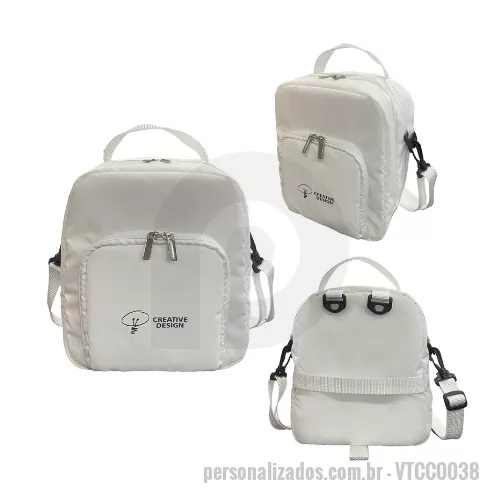 Mochila térmica personalizada - Mochila térmica com compartimento principal isolado para conservação da temperatura de alimentos e bebidas. Possui alças ajustáveis, alça de mão e carona traseira para fixação em haste de mochila de carrinho, facilitando o transporte diário.