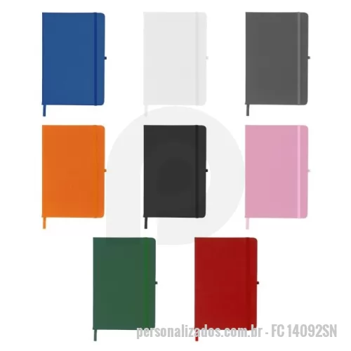 Moleskine personalizado - Caderneta emborrachada com porta caneta elástico em nylon, marcador de página em cetim e fita elástica de nylon para fechar. Contém aproximadamente 80 folhas pardas sem pauta.