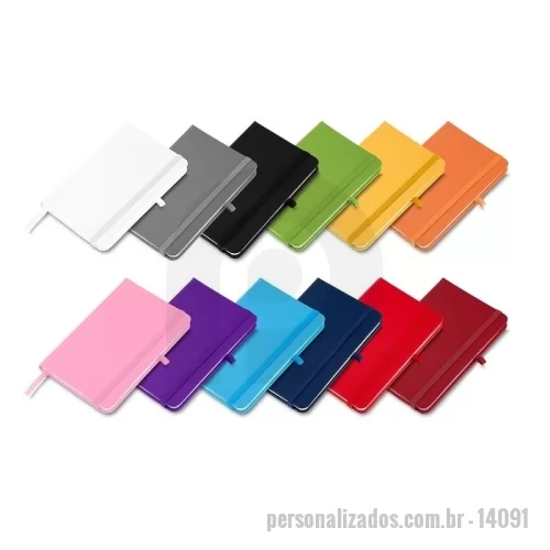 Moleskine personalizado - Caderneta emborrachada com porta caneta elástico em nylon, marcador de página em cetim e fita elástica de nylon para fechar. Contém aproximadamente 80 folhas pardas pautadas.  Medidas aproximadas para gravação(CxL): 13,8 cm x 8,5 cm Tamanho total aproximado (CxL): 14,2 cm x 9,1 cm x 1,4 cm Peso aproximado(g): 100