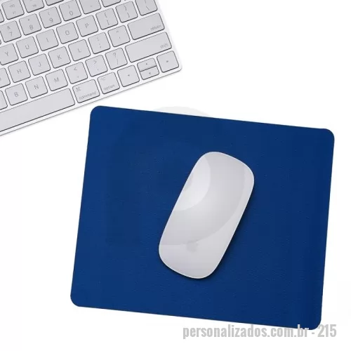 Mouse pad personalizado - Descrição: Mouse pad retangular em poliéster flexível e base emborrachada com textura antiderrapante. Possui superfície ideal para o uso de mouses ópticos em jogos e outras atividades que demandem alta precisão.  Largura :  18 cm  Espessura :  0,2 cm  Comprimento :  22 cm  Medidas aproximadas para gravação (CxL):  22 cm x 18 cm