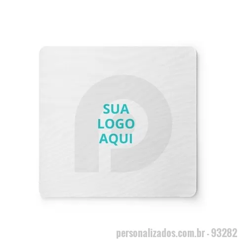 Mouse pad personalizado - O Mouse Pad para Sublimação é ideal para personalização criativa e corporativa. Produzido com base em borracha de 2 mm, oferece estabilidade e conforto durante o uso. Com superfície própria para sublimação, permite impressões de alta qualidade e durabilidade, tornando-se um excelente brinde promocional ou item personalizado para uso diário.  Dimensões:  230 x 220 mm  Personalização: Sublimação total em cores.