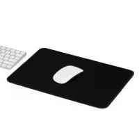 Mouse pad feito em poliéster impermeável flexível com base antiderrapante em borracha.  Largura: 35 cm Comprimento: 25cm