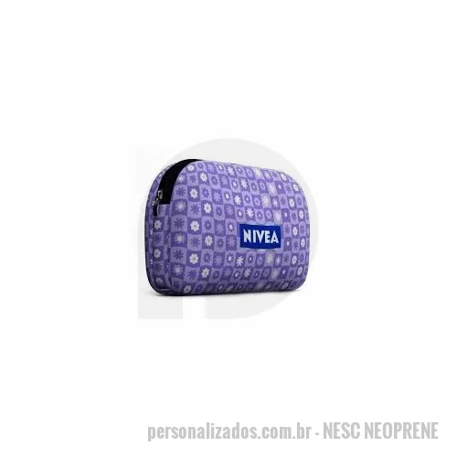 Necessaire em Neoprene personalizado - Necessaire Personalizada A necessaire personalizada em neoprene é prática, elegante e versátil. Ideal para guardar itens essenciais do dia a dia, perfeita para brindes corporativos e presentes em datas comemorativas