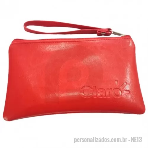 Nécessaire personalizado - Nécessaire Sintético – NE13 pode ser confeccionada em sintético nobre diversas opções de materiais e cores, um modelo de tamanho pequeno e prático para o dia a dia. Acabamento externo e fechamento em zíper. Pode ser personalizada em baixo relevo. Seu nome (obrigatório)