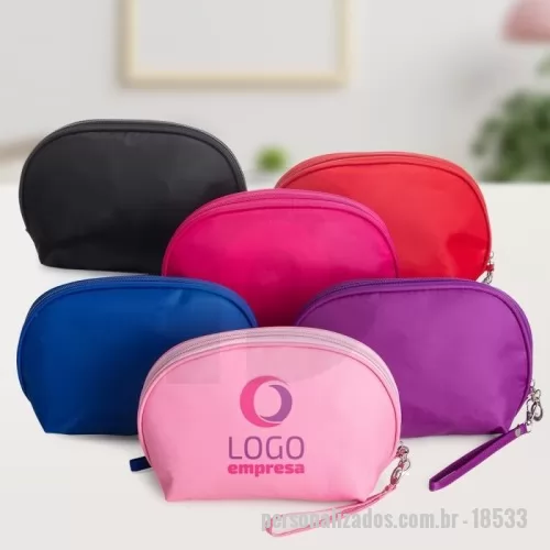 Nécessaire personalizado - Descrição: Nécessaire de nylon resistente à água, acompanha alça de transporte.  Altura :  14,5 cm  Largura :  22 cm  Profundidade :  8,5 cm  Medidas aproximadas para gravação (CxL):  13 cm x 15 cm  Peso aproximado (g):  64
