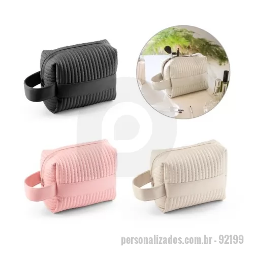Nécessaire personalizado - Bolsa de cosméticos em PU (21% de PU reciclado e 30% poliéster reciclado), com interior forrado em poliéster reciclado (100% rPET). Bolsa espaçosa com pega lateral para facilitar o transporte. 180 x 140 x 80 mm