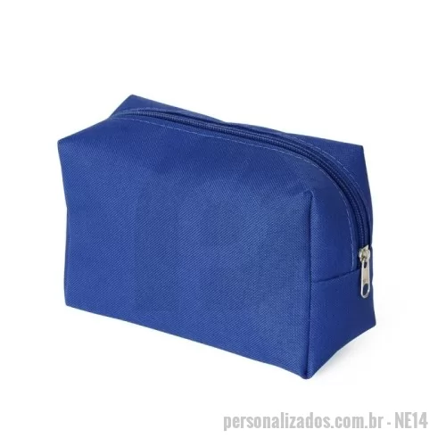 Nécessaire personalizado - Nécessaire Sintético – NE14 pode ser confeccionada em sintético nobre diversas opções de materiais e cores, um modelo de tamanho pequeno e prático para o dia a dia. Acabamento externo e fechamento em zíper. Pode ser personalizada em baixo relevo ou digital colorida