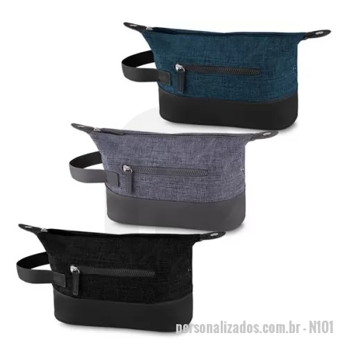 Nécessaire personalizado - Nécessaire com detalhes em couro sintético, tecido poliéster 600D,alça de mão, bolso externo, botões laterais extensor, gravação Frontal.