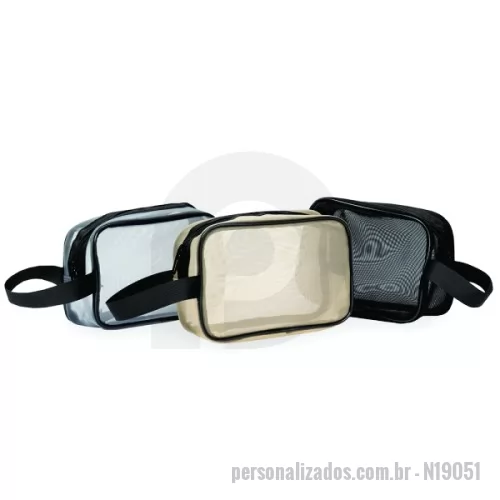 Nécessaire personalizado - Nécessaire confeccionada em tela de nylon com fechamento em zíper e alça lateral para transporte. Gravação da logomarca em 1 cor já inclusa.
