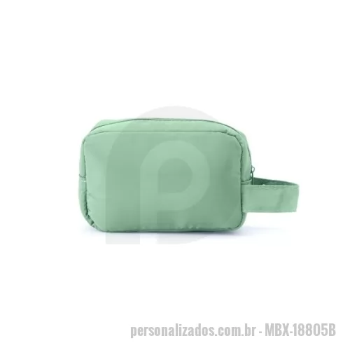 Nécessaire personalizado - Compacta e funcional, esta nécessaire é confeccionada em poliéster resistente à água. Conta com quatro divisões internas, sendo uma delas telada, que facilita a visualização e organização dos itens. Possui ainda uma alça de transporte para maior praticidade no uso.