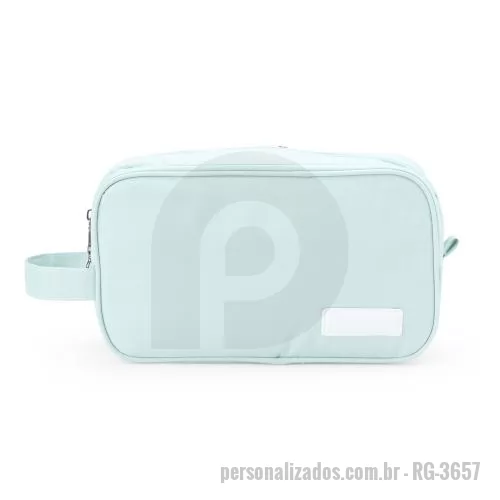 Nécessaire personalizado - Nécessaire resistente à água com três compartimentos: um com divisórias, outro com dois bolsinhos e o principal com tela. Feita em poliéster.