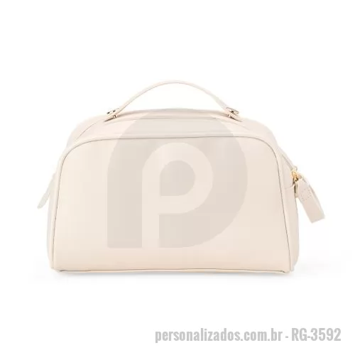 Nécessaire personalizado - Estilosa e espaçosa, esta nécessaire se destaca com sua abertura diferenciada por zíper duplo. Feita de PU resistente à água, ela oferece um amplo espaço interno e divisórias de elástico para manter tudo organizado.