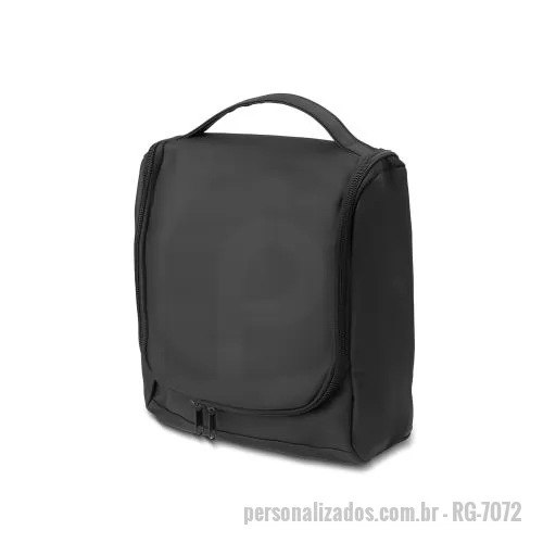 Nécessaire personalizado - Necessaire confeccionada em PU, com dois compartimentos internos com zíper, gancho para pendurar e alça de mão.