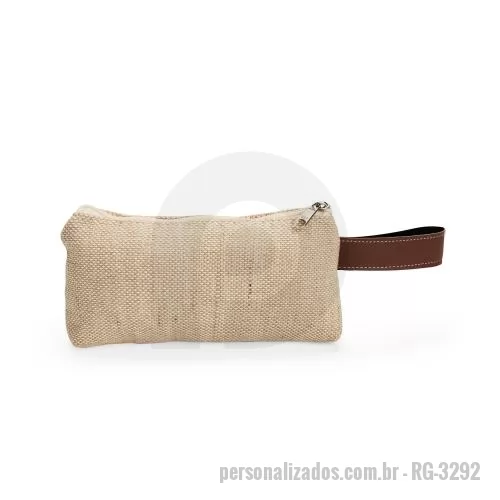 Nécessaire personalizado - Nécessaire compacto feito em juta, alça de mão lateral em bidim e fechamento em zíper.