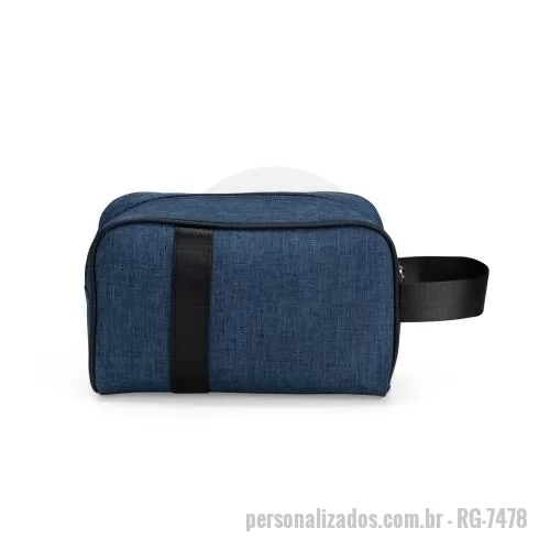 Nécessaire personalizado - Nécessaire em tecido Oxford resistente à água com faixa costurada em nylon. Possui compartimento único com fechamento em zíper e alça lateral em nylon.