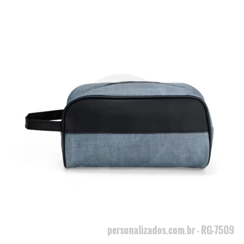 Nécessaire personalizado - Nécessaire em poliuretano (PU) impermeável com fechamento em zíper e alça lateral para transporte.