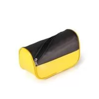 Necessaire em Nylon 70 Personalizada – Fabricação Própria  A Necessaire em Nylon 70 Personalizada é uma excelente opção para empresas que buscam um brinde funcional, resistente e de grande utilidade no dia a dia. Produzida pela EV Brindes, com fabricação própria, oferece total flexibilidade de personalização, permitindo a criação de modelos exclusivos em diferentes medidas, cores, acabamentos e materiais.  Confeccionada em Nylon 70, material leve, resistente e de fácil limpeza, é ideal para armazenar cosméticos, maquiagens, produtos de higiene pessoal, medicamentos, acessórios e objetos pessoais com praticidade e organização. Seu design versátil atende diversos segmentos, sendo uma ótima escolha para eventos corporativos, campanhas promocionais, kits de viagem e ações de relacionamento.  Graças à fabricação própria, a EV Brindes desenvolve projetos personalizados conforme a necessidade de cada cliente, garantindo um produto exclusivo e alinhado à identidade visual da marca.  Caracterís