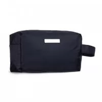 Necessaire impermeável de pvc com alça lateral, zíper e forro de poliéster. Serigrafia 1 cor ou opcional plaquinha metálica para personalização.